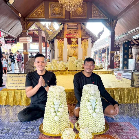 ลูกค้าแก้บนหลวงพ่อทันใจกับพานมะลิจากร้านคุณหล้า 59 (1)
