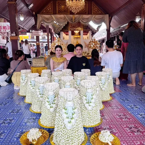 ลูกค้าแก้บนหลวงพ่อทันใจกับพานมะลิจากร้านคุณหล้า 59 (17)