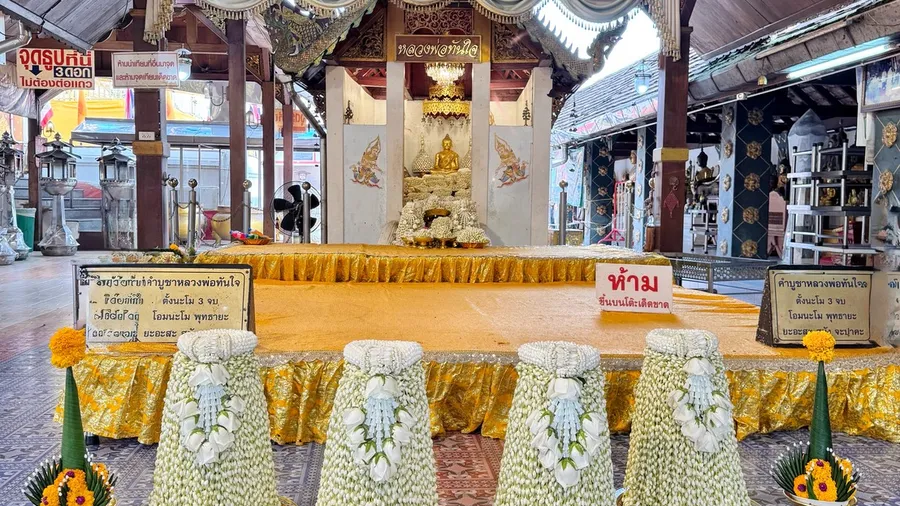 วัดพระธาตุดอยคำ เชียงใหม่ สถานที่แก้บนหลวงพ่อทันใจ